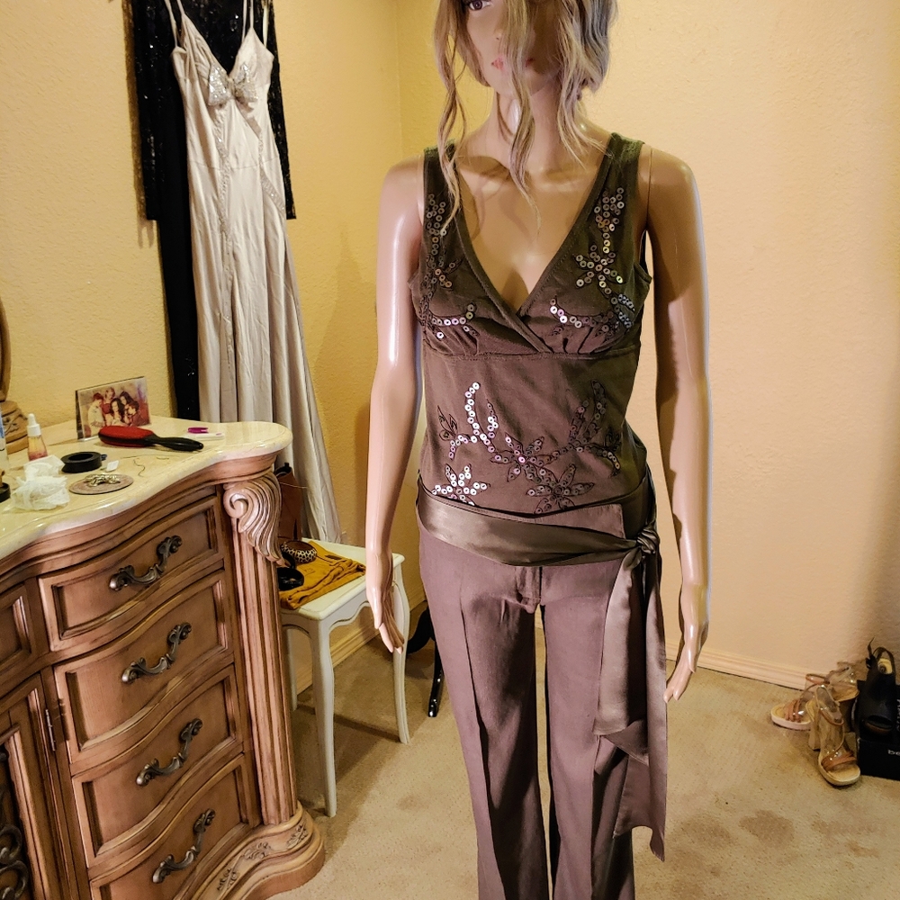 bebe Linen Pants in Dark Sage